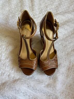 Gianni Bini Faux Leather Espadrille Wedge Sandals Brown T Strap Women's Size 7M